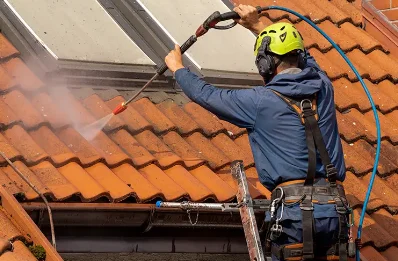 Démoussage et hydrofuge de toiture à Tully